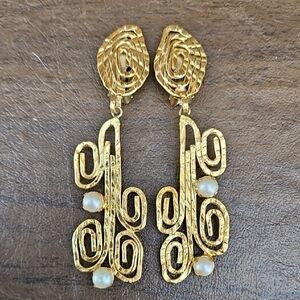 Elegant Gold and Pearl Drop Earrings